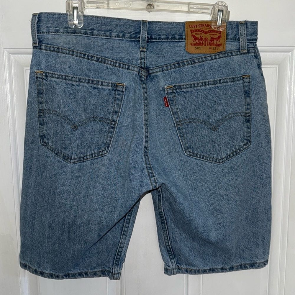 Levi's 505 Men’s waist 33 Denim Classic Shorts ~ Excellent!